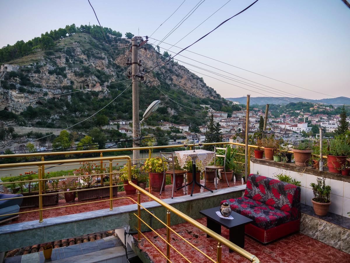 Guesthouse Belle View Berat Exterior photo