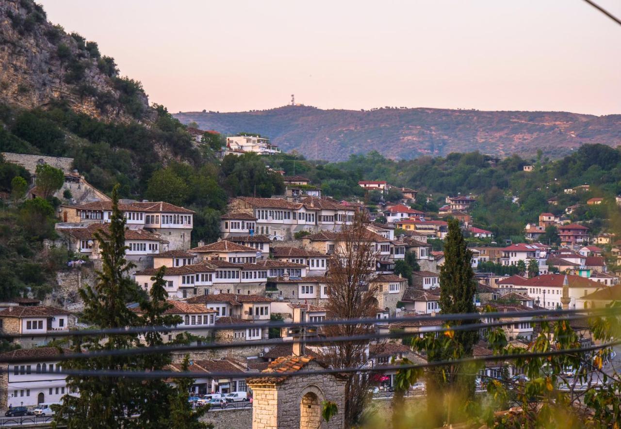 Guesthouse Belle View Berat Exterior photo