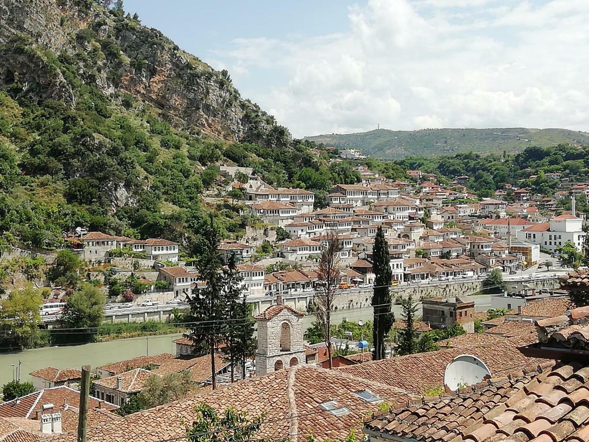 Guesthouse Belle View Berat Exterior photo